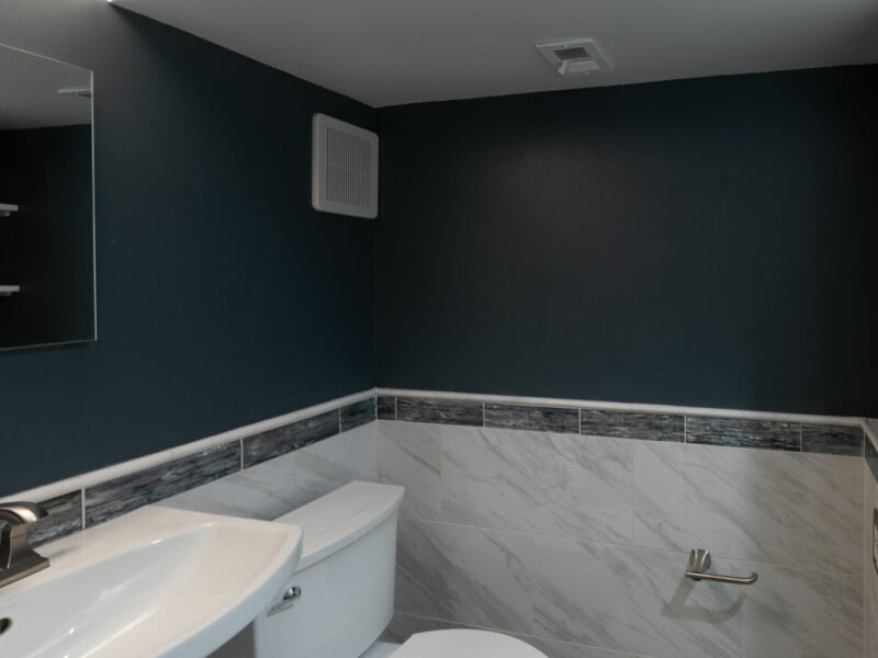 EVERYTHING YOU NEED TO KNOW ABOUT BATHROOM CEILING PAINTING   Post 000033 800x600 